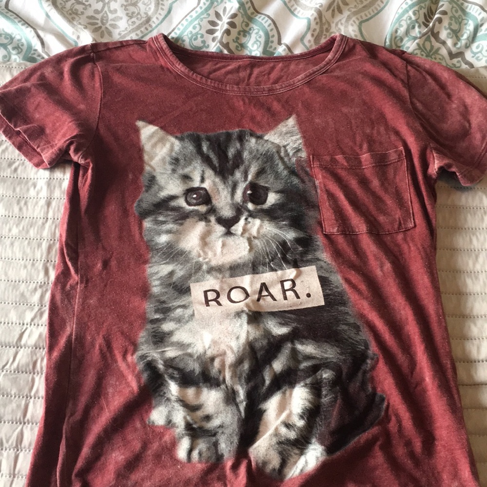 Distressed Kitten T-shirt 🐈